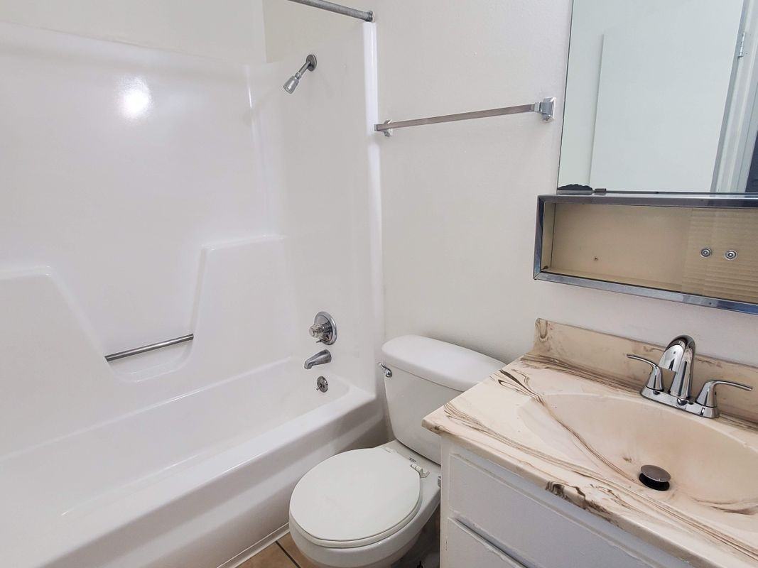 328 Tennessee St Se ##8 - Photo 3 of 9