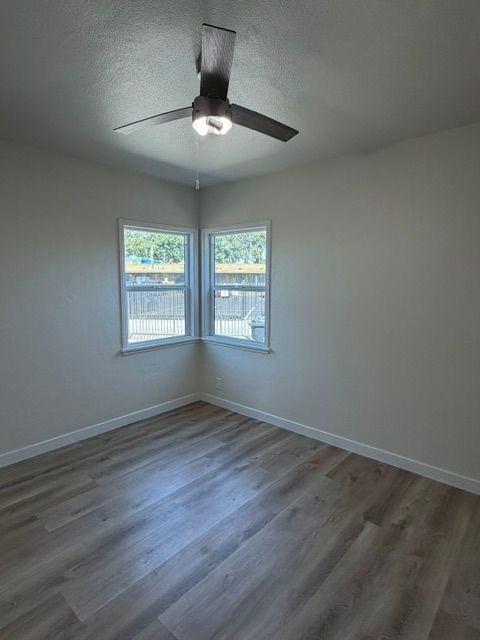 1533 N Van Ness Ave - Photo 4 of 5