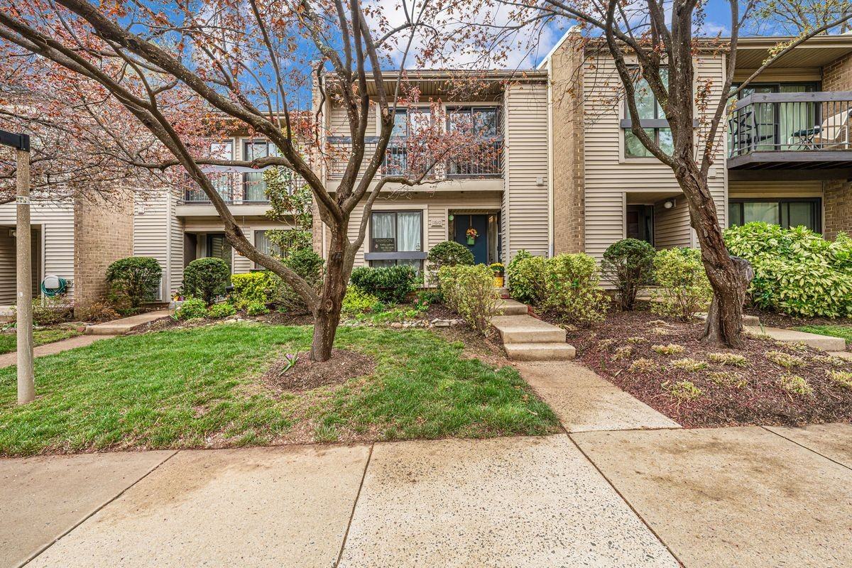 11610 Windbluff Ct - Photo 2 of 22