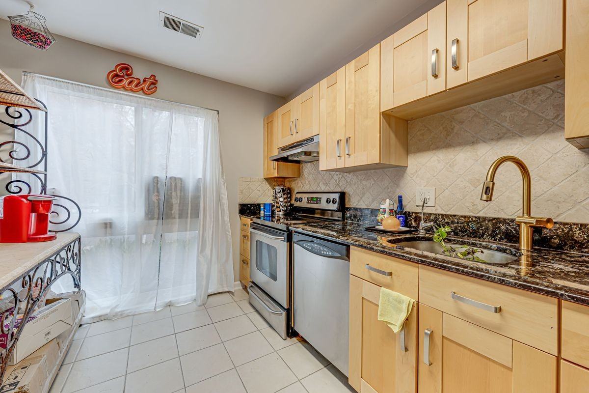 11610 Windbluff Ct - Photo 6 of 22