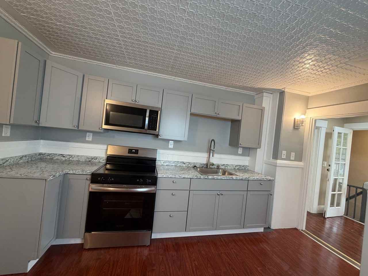 886 Portland St - Photo 3 of 13