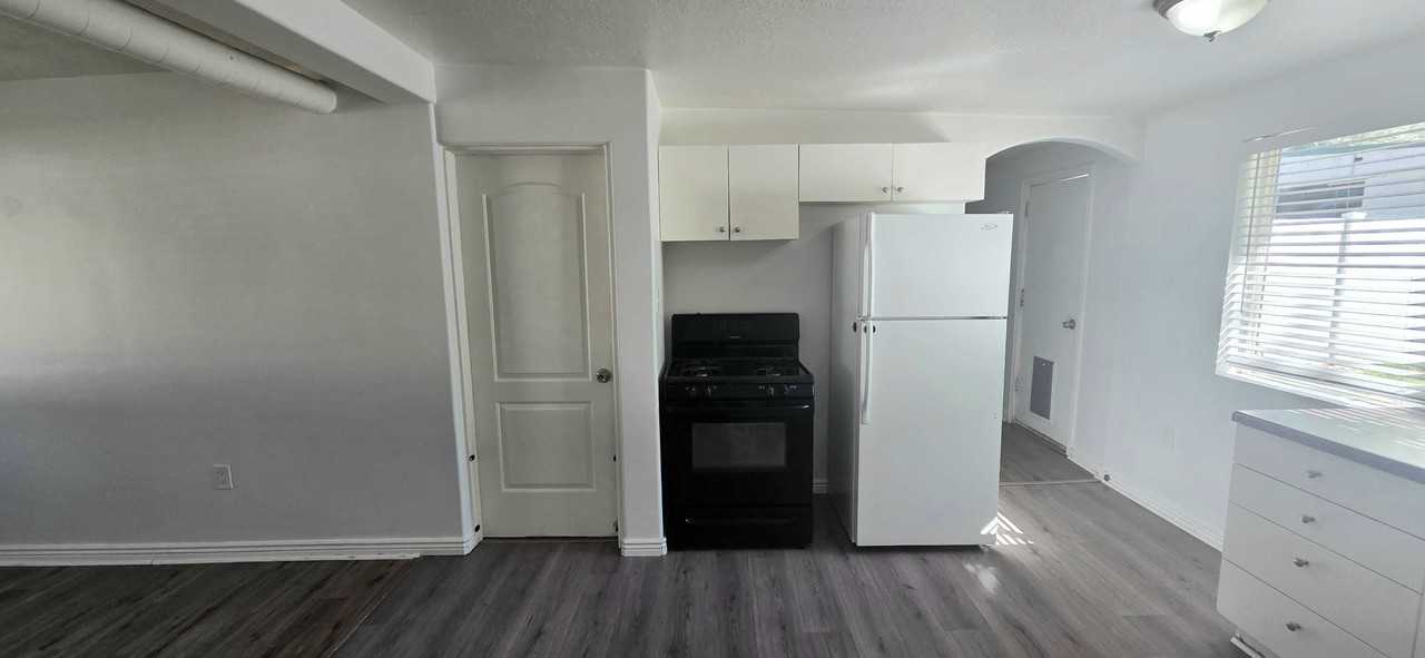 13413 Minuteman Dr #6 - Photo 3 of 25