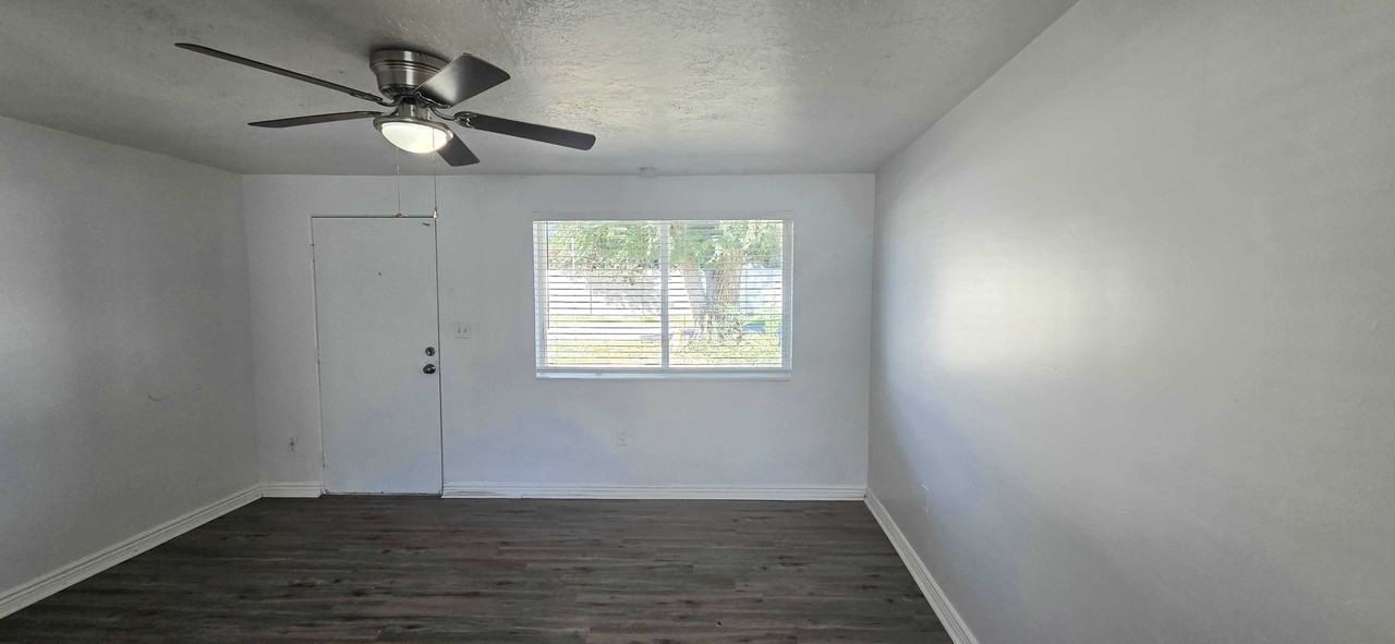 13413 Minuteman Dr #6 - Photo 7 of 25