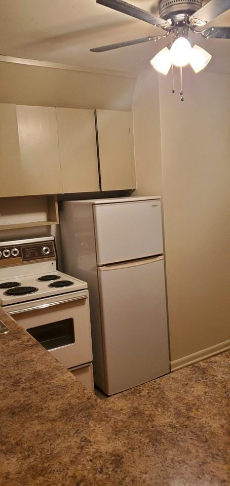 396 Stradbrook - Photo 3 of 5