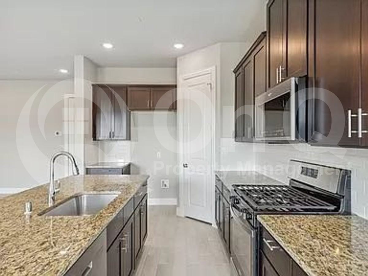 333 Elk Dr - Photo 4 of 47
