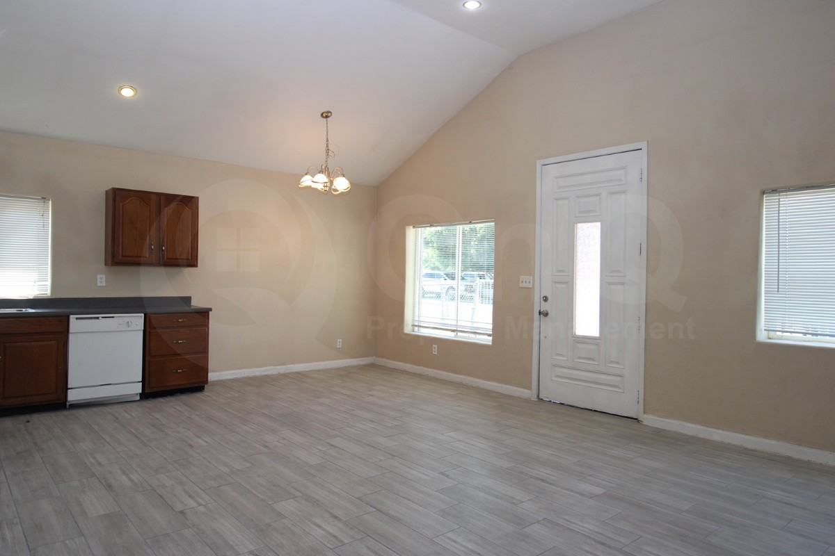 3206 W Cypress St - Photo 4 of 18