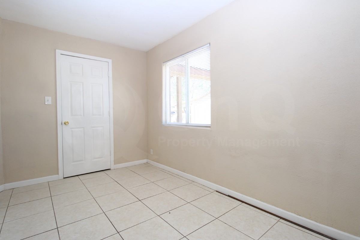 3206 W Cypress St - Photo 6 of 18