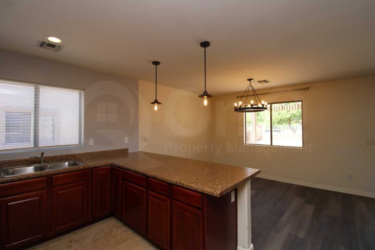 10918 W Meadowbrook Ave - Photo 6 of 27