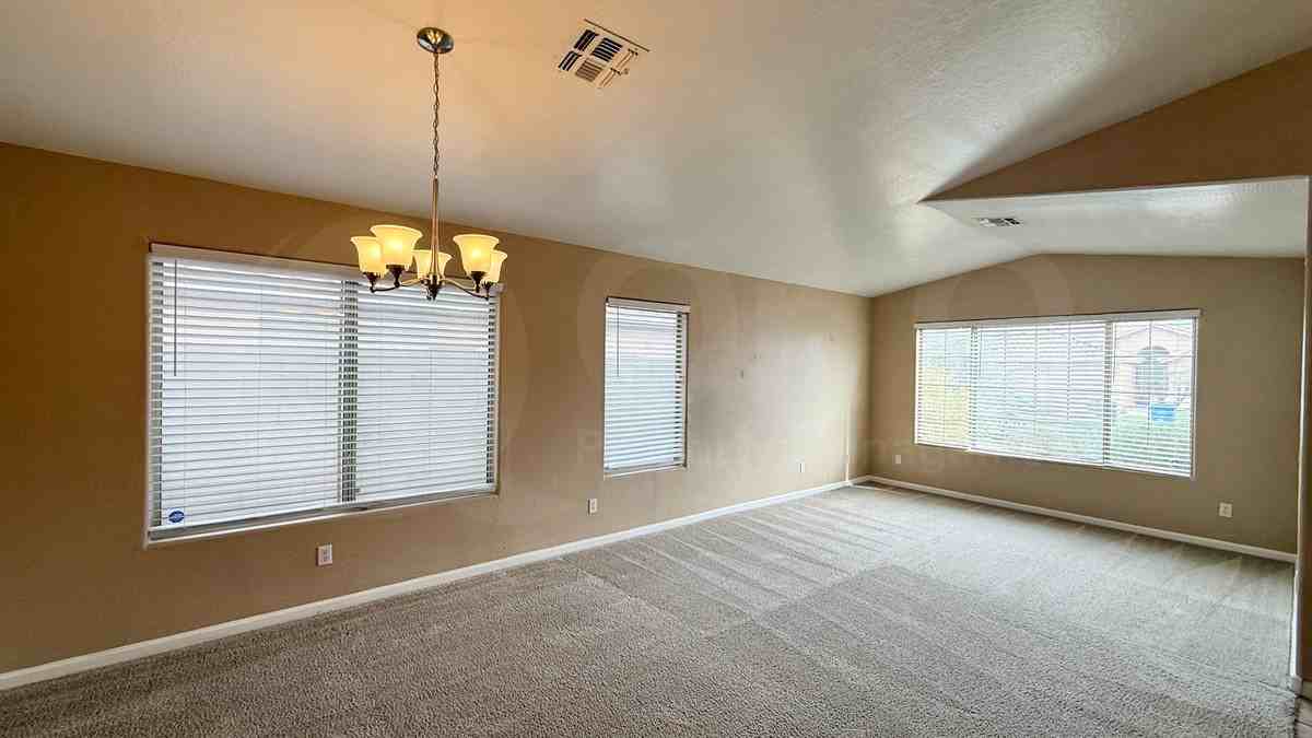 4616 E Verbena Dr - Photo 5 of 22