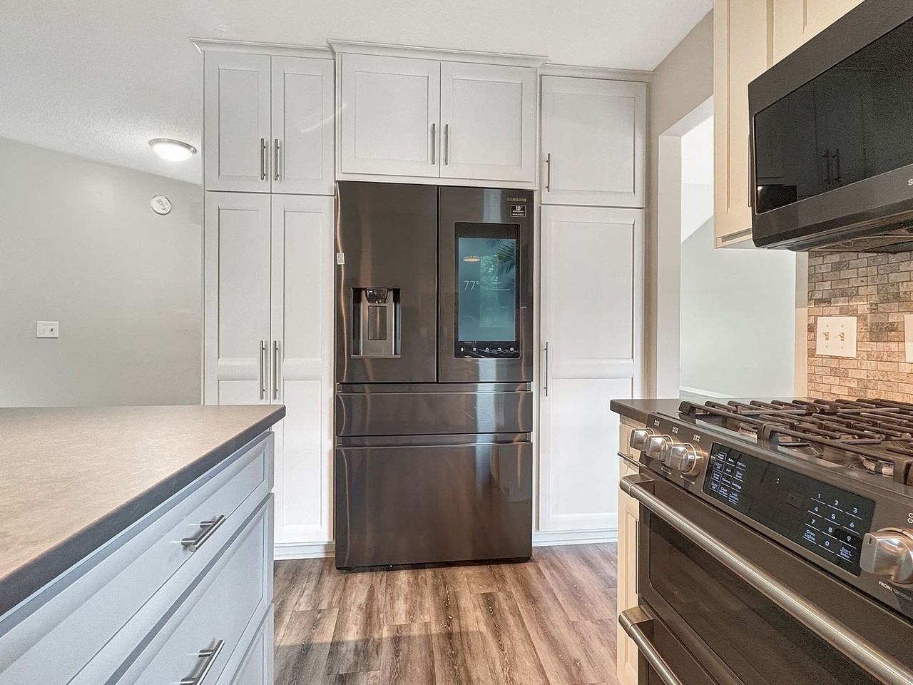 15612 Canyon Rdg - Photo 7 of 50