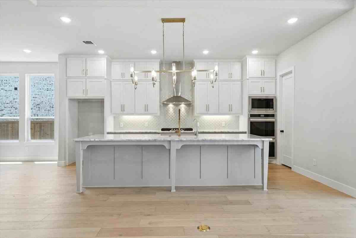 2660 Starwood Dr - Photo 4 of 40