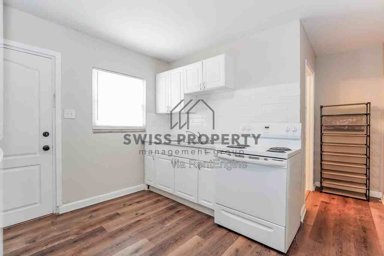 1436 1/2 Oakwood Ave - Photo 6 of 16