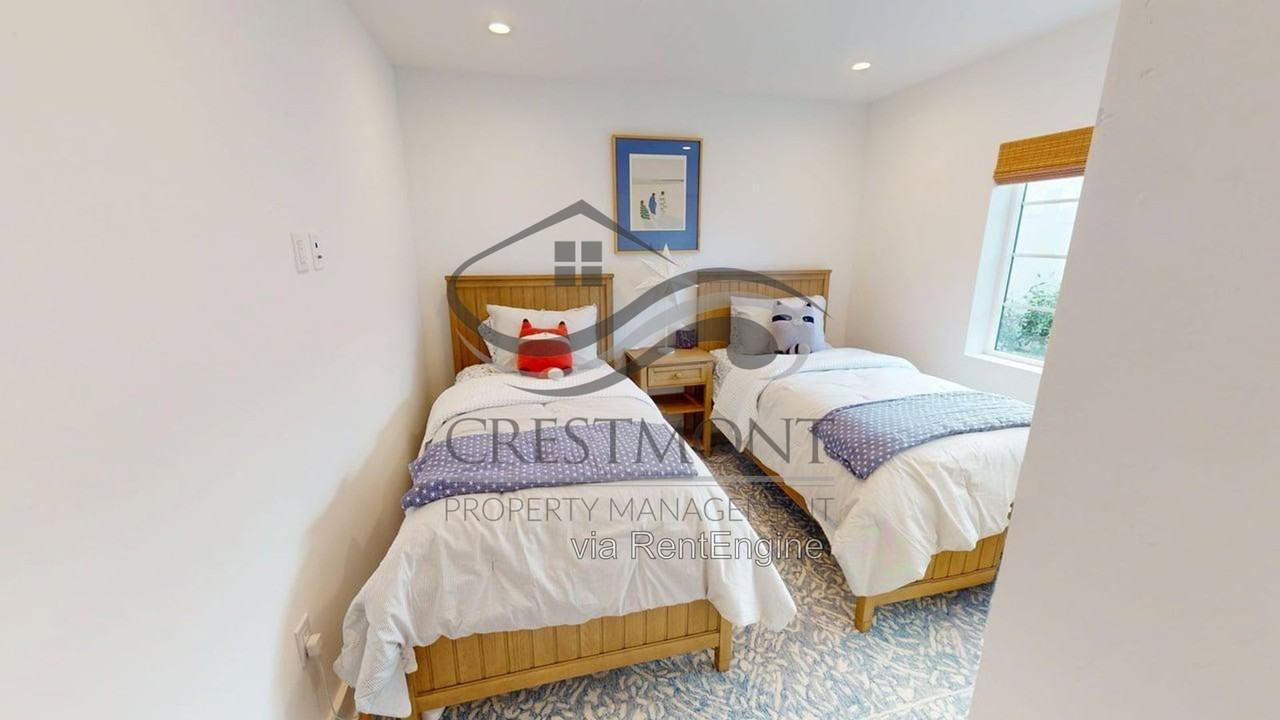 543 Orange Ave - Photo 4 of 38