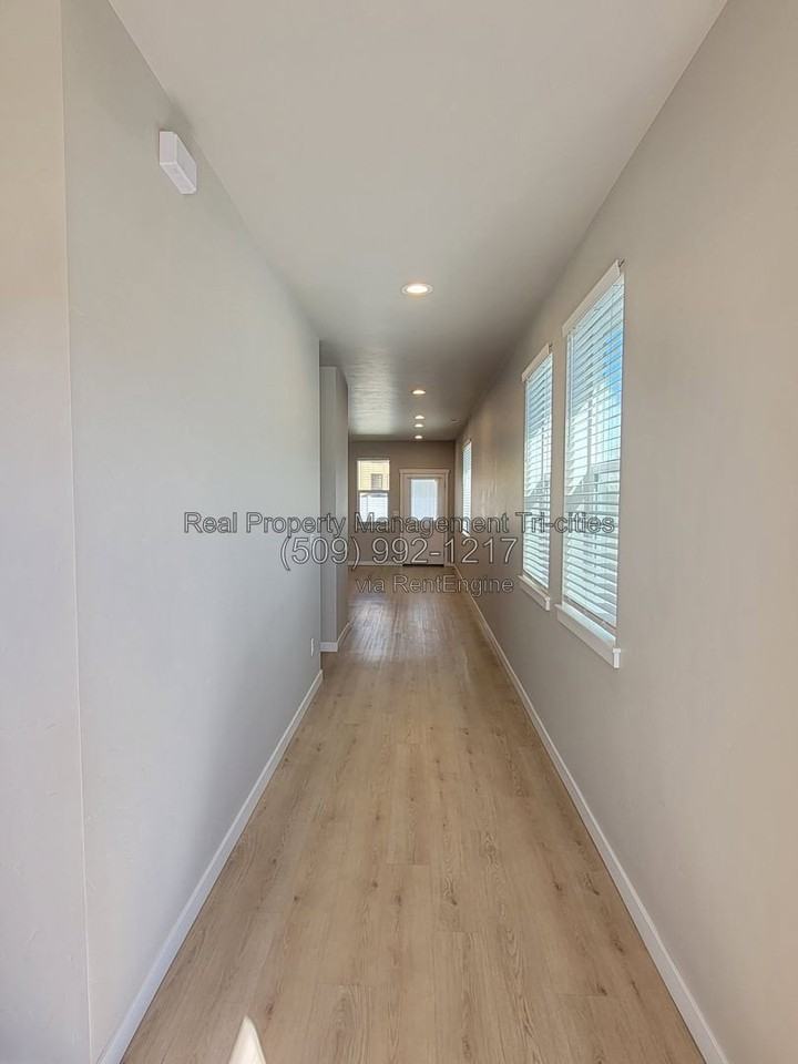 3592 Stardust St - Photo 3 of 16