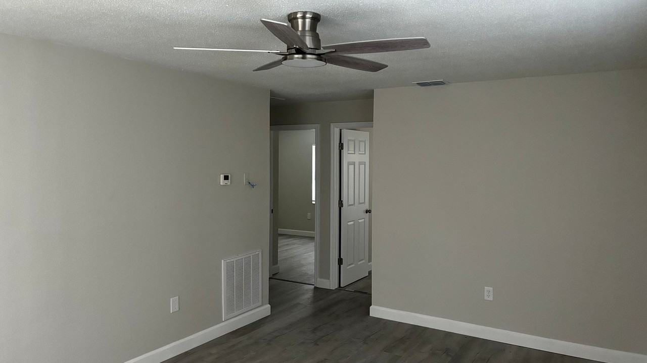 438 2nd St - Photo 6 of 11