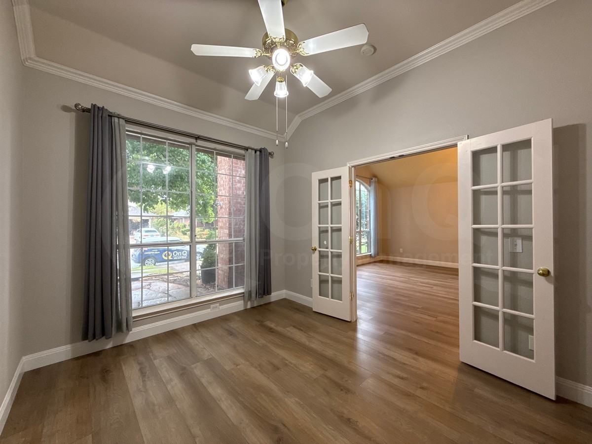 4324 Lone Rock Ct - Photo 5 of 41