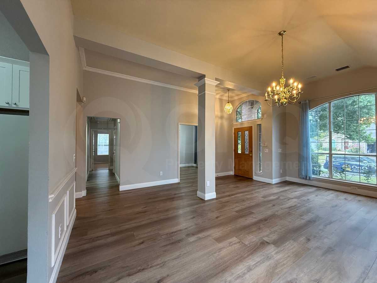 4324 Lone Rock Ct - Photo 4 of 41