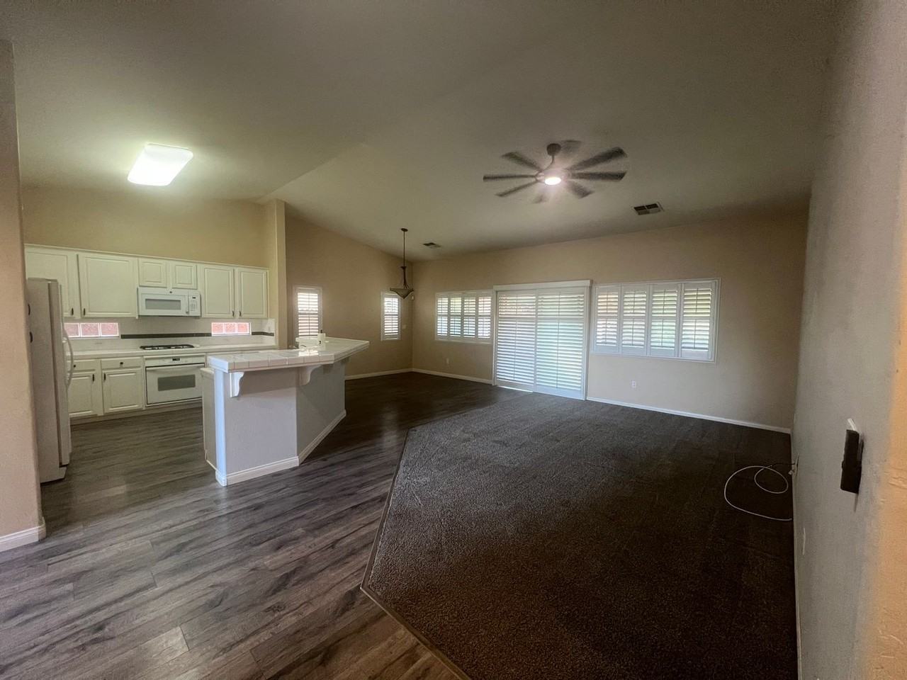 11614 Indian Hawthorne St - Photo 3 of 17