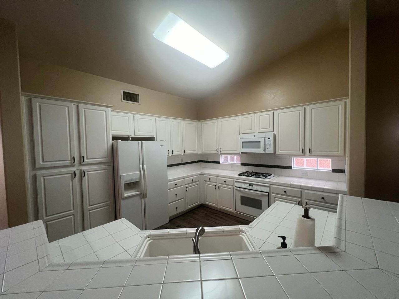 11614 Indian Hawthorne St - Photo 5 of 17