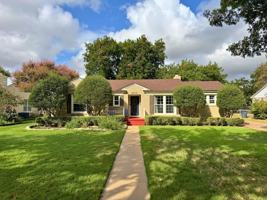 featured image of 2810 Speedway Ave