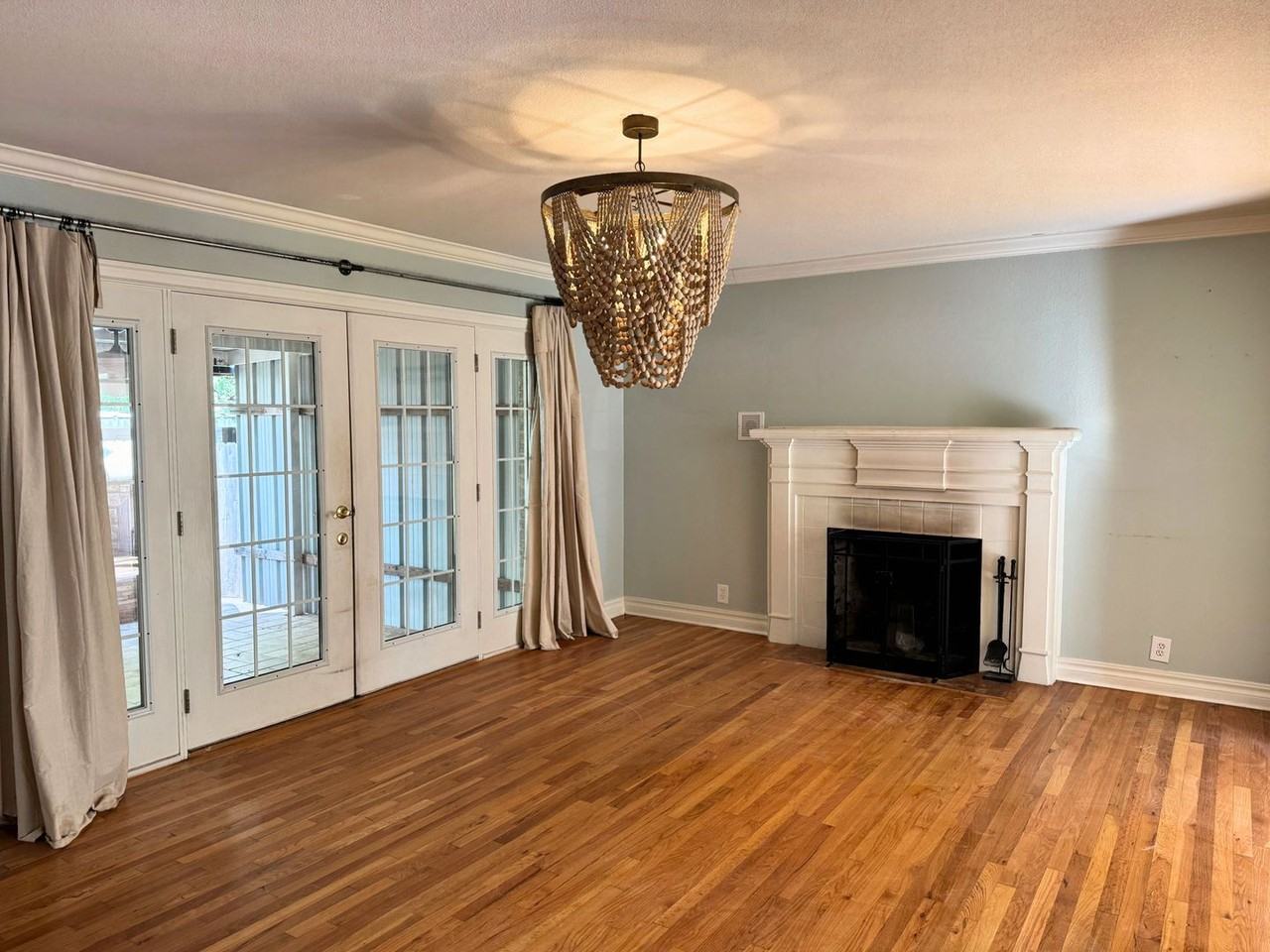 2810 Speedway Ave - Photo 5 of 47