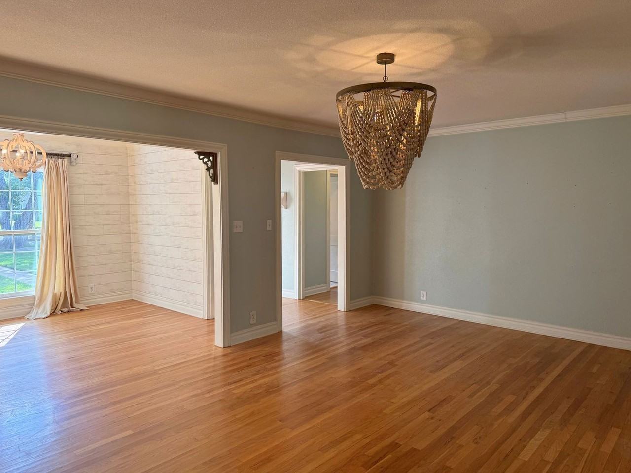 2810 Speedway Ave - Photo 7 of 47