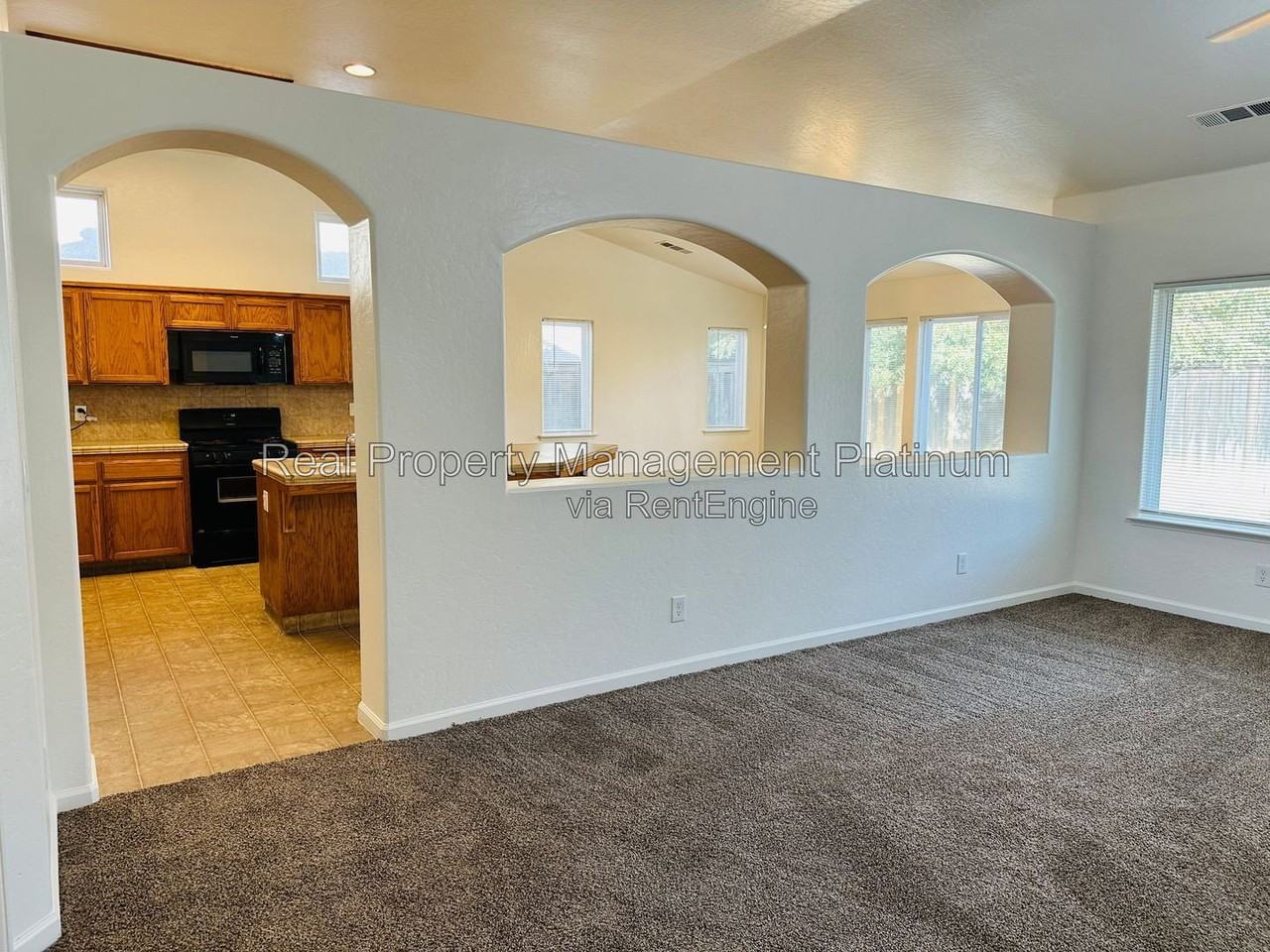3571 Manresa Dr - Photo 4 of 27