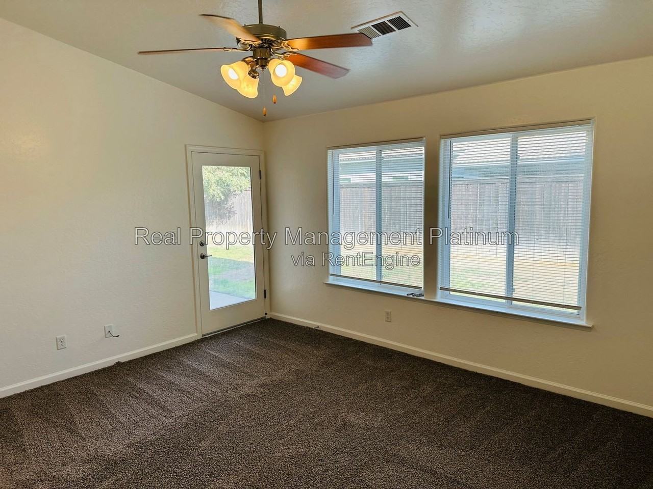 3571 Manresa Dr - Photo 6 of 27