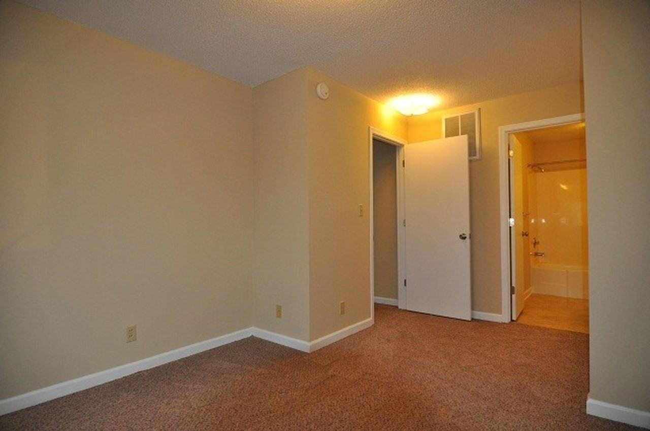 300 E. Fairlawn - Photo 3 of 23