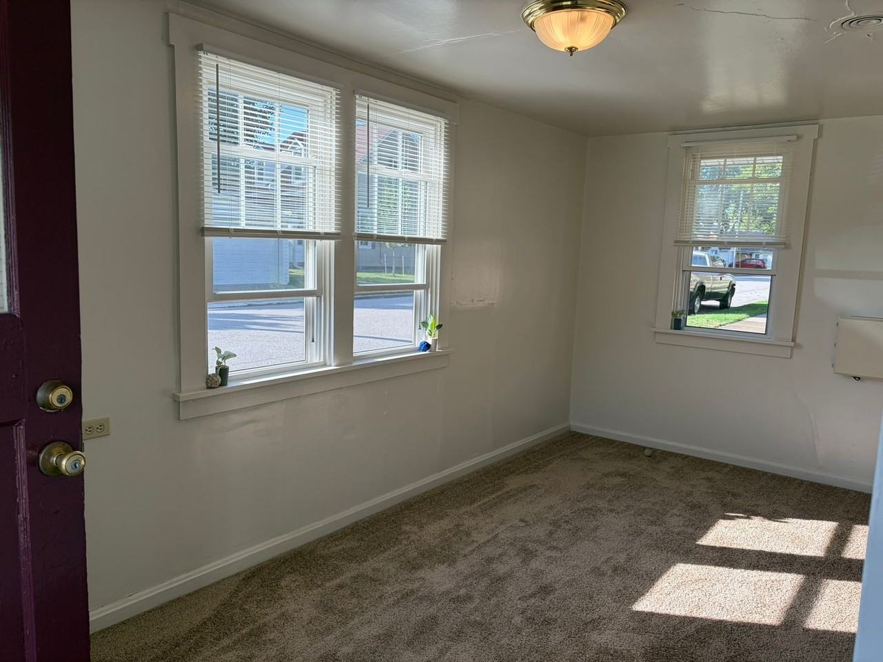 208 S Lebanon St - Photo 2 of 13