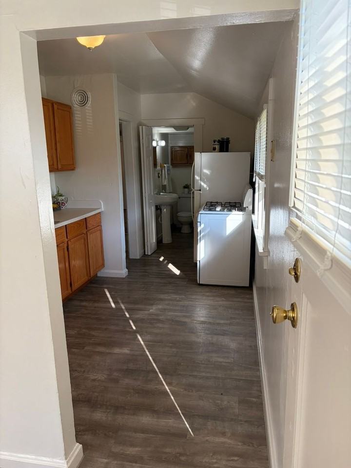 208 S Lebanon St - Photo 5 of 13
