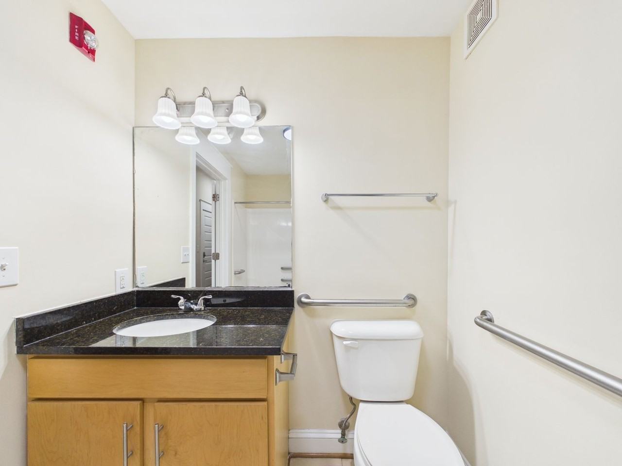 245 E Broadway #302 - Photo 5 of 29