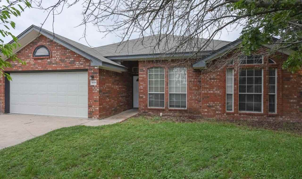 5008 Leaning Oak Dr - Photo 3 of 6