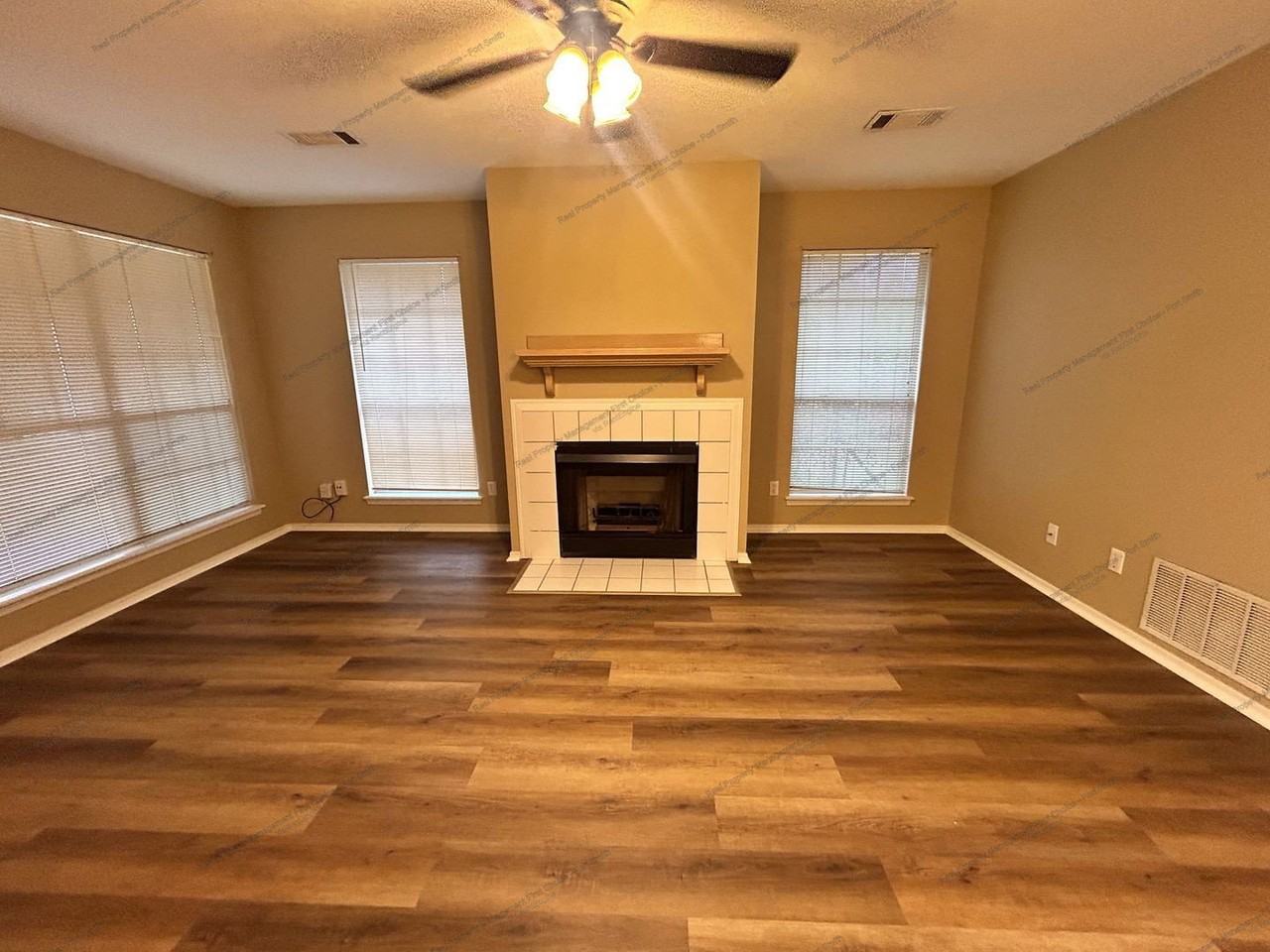 2711 Dodson Ave #A - Photo 4 of 24