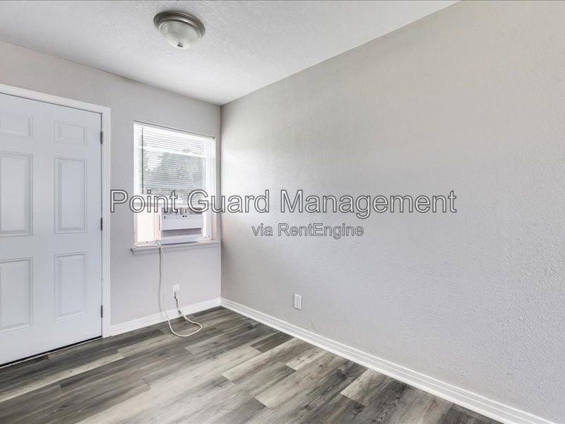 627 S Hunter St - Photo 6 of 19