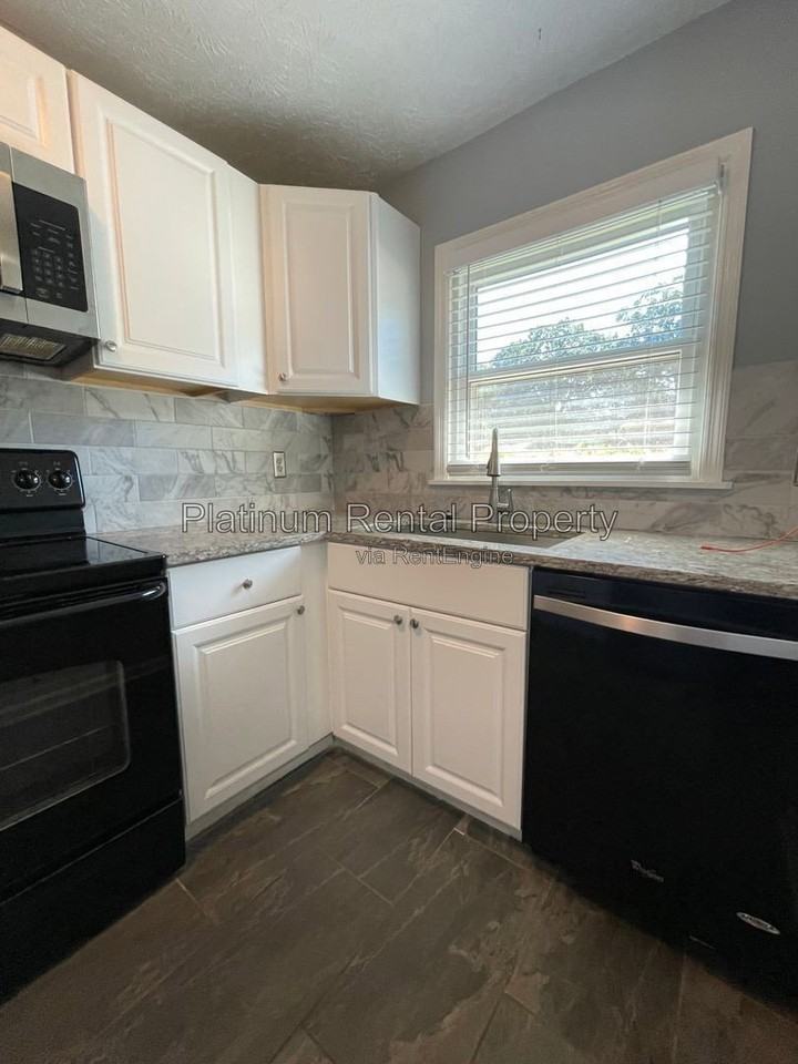 1705 Wynndowne Trl Se - Photo 7 of 34