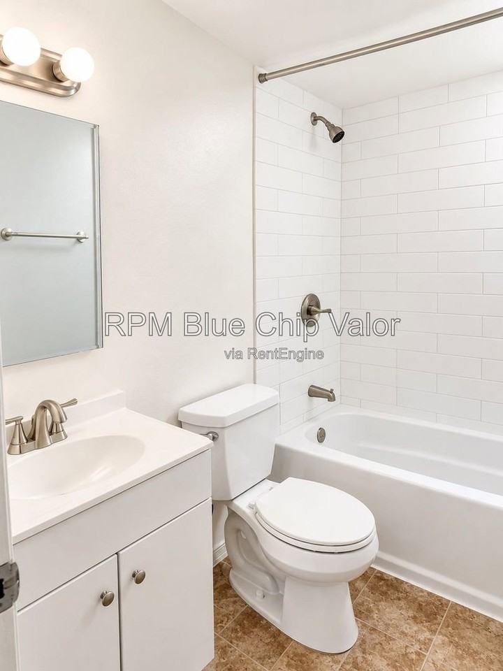 2118 Kemper Ln #5 - Photo 4 of 9