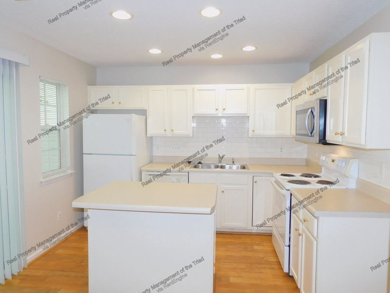 18 Raelans Cir - Photo 2 of 18