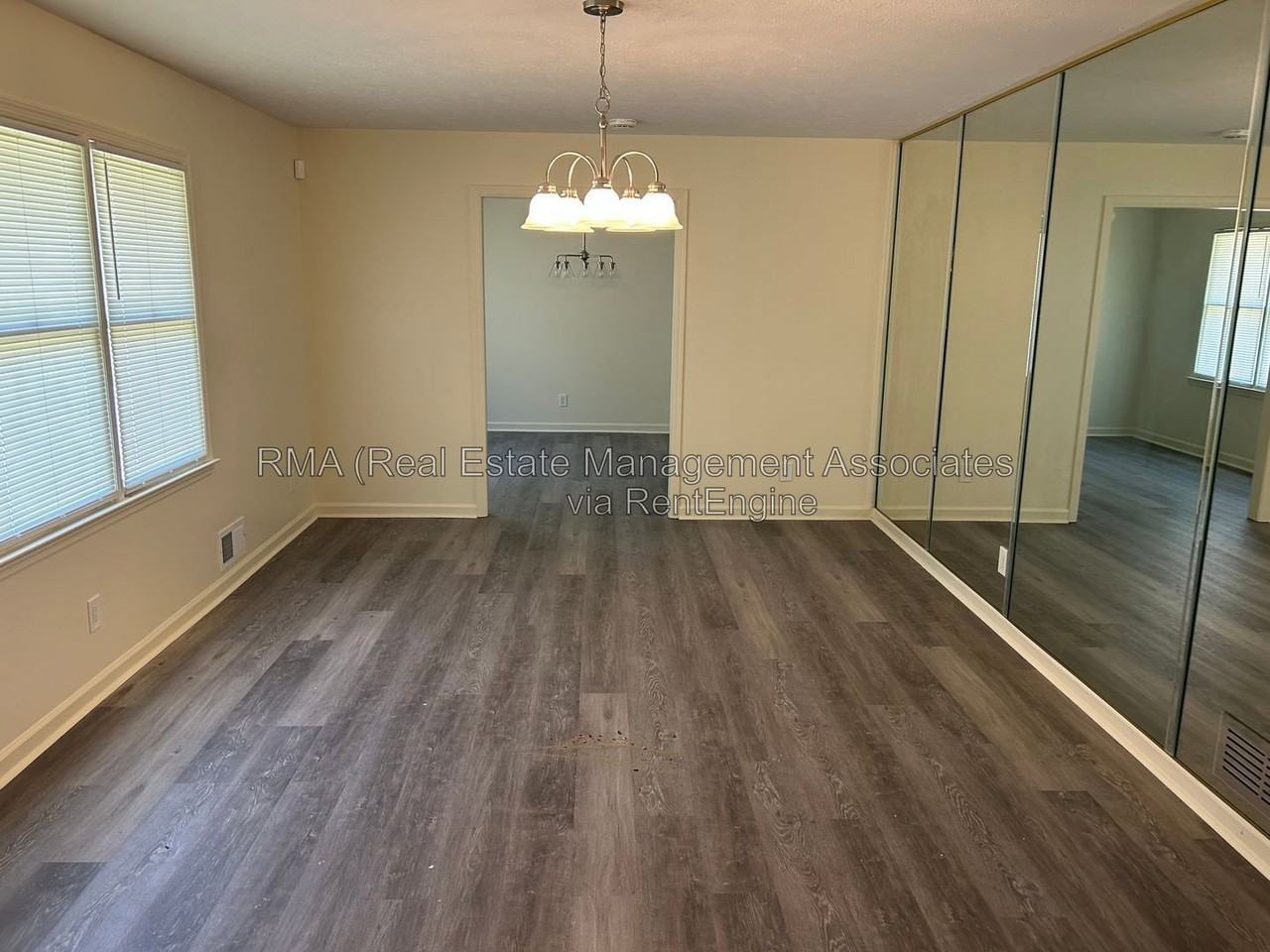 218 Ella Cir - Photo 2 of 10