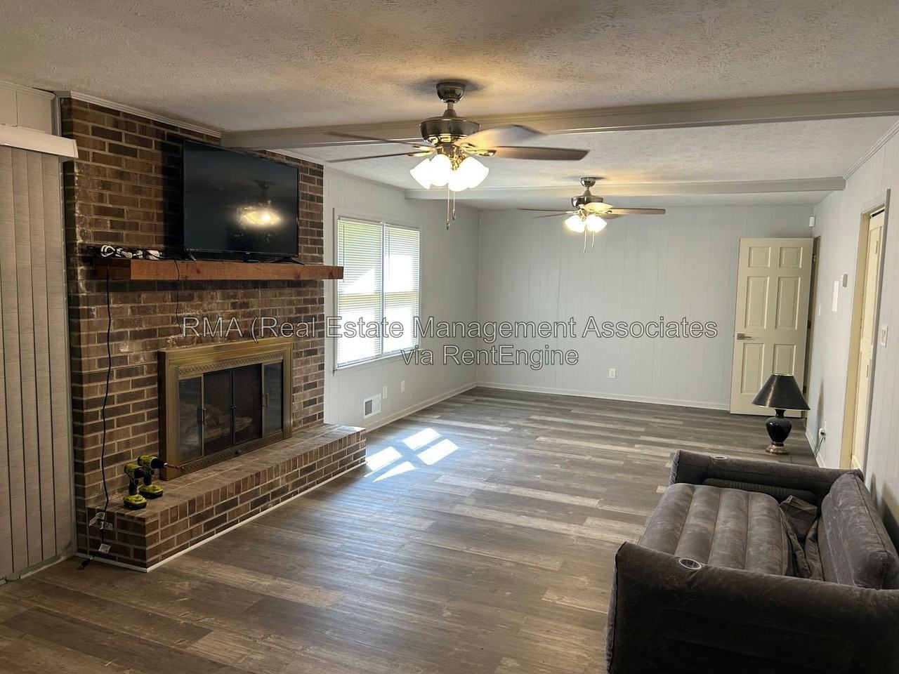 218 Ella Cir - Photo 5 of 10