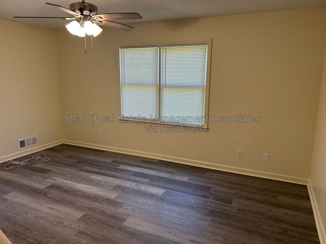 218 Ella Cir - Photo 7 of 10