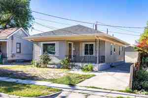 featured image of 487 W 1st Ave