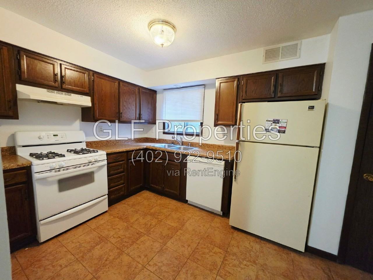 1413 2nd Ave #1 - Photo 3 of 9