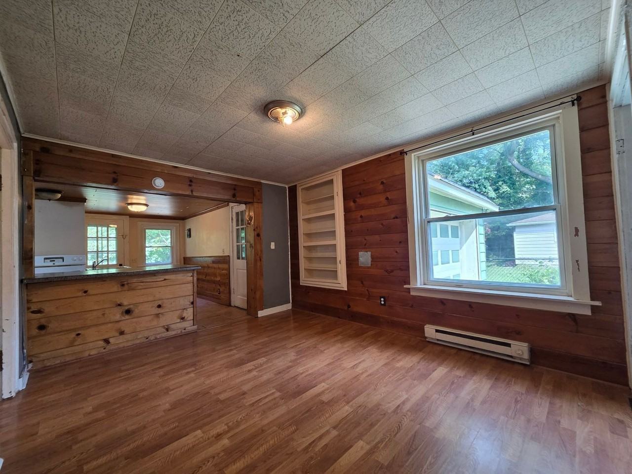 807 Green St - Photo 2 of 12