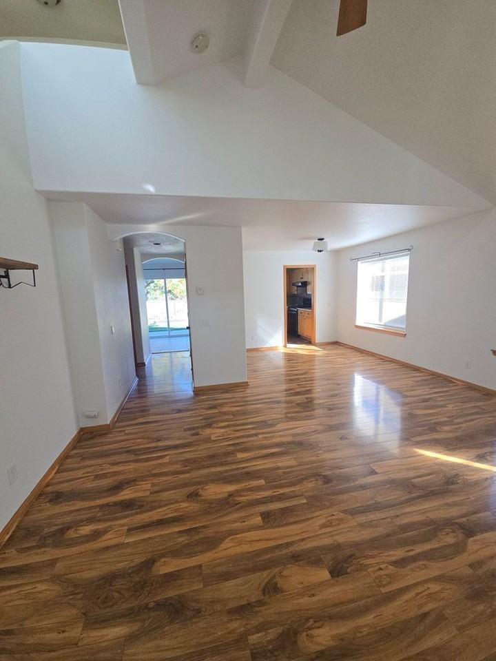 2405 Nw Antler Ct - Photo 4 of 20
