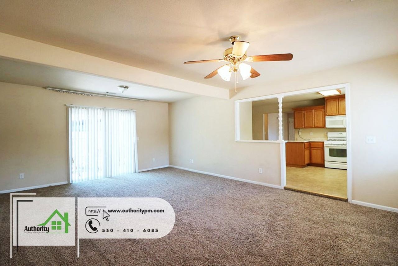 2250 Victor Ave - Photo 4 of 26