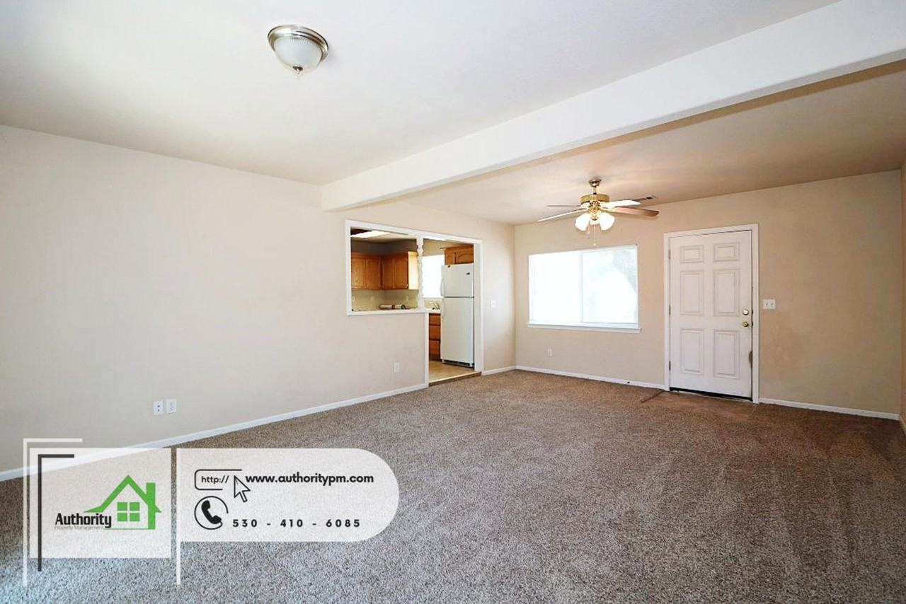 2250 Victor Ave - Photo 5 of 26