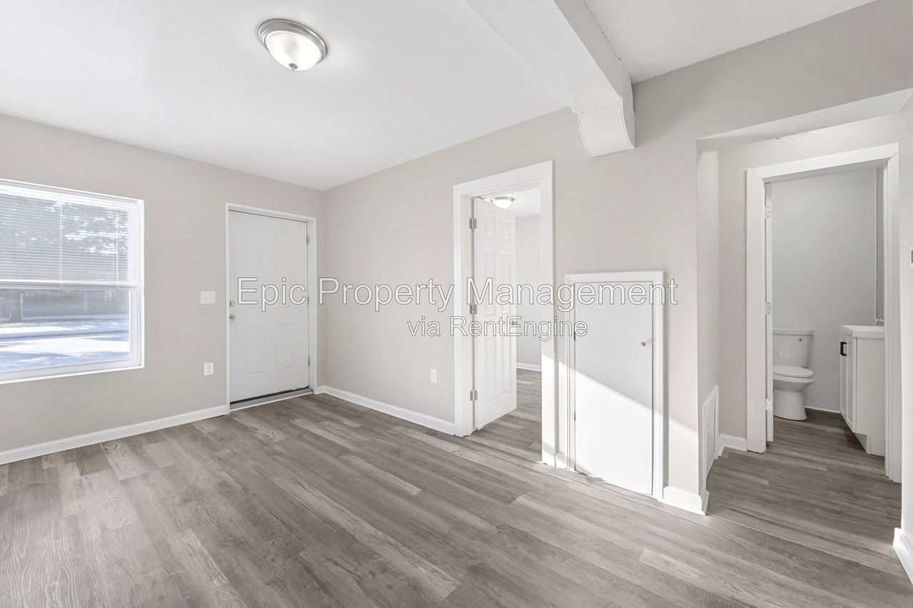 6735 Ford Ave - Photo 6 of 12