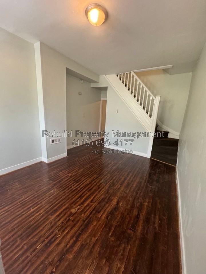 2135 Jefferson St - Photo 3 of 17