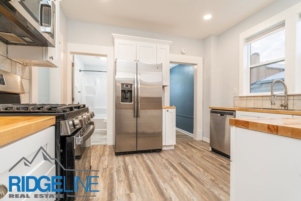 1312 4th Ave N - Photo 5 of 28
